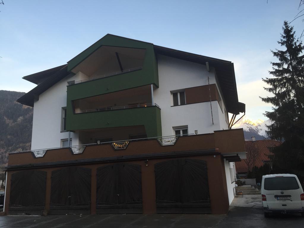 Austrian Motel Heiss Пруц Екстериор снимка