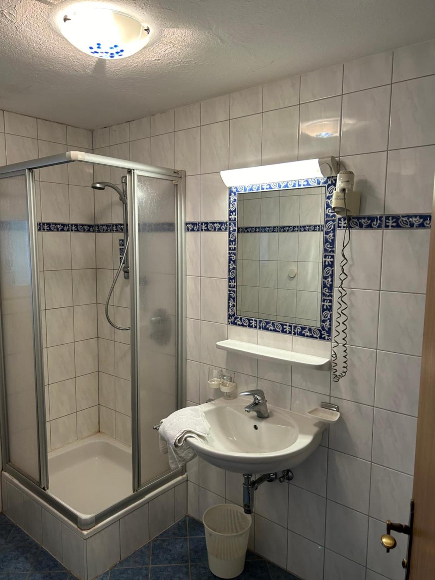 Austrian Motel Heiss Пруц Екстериор снимка