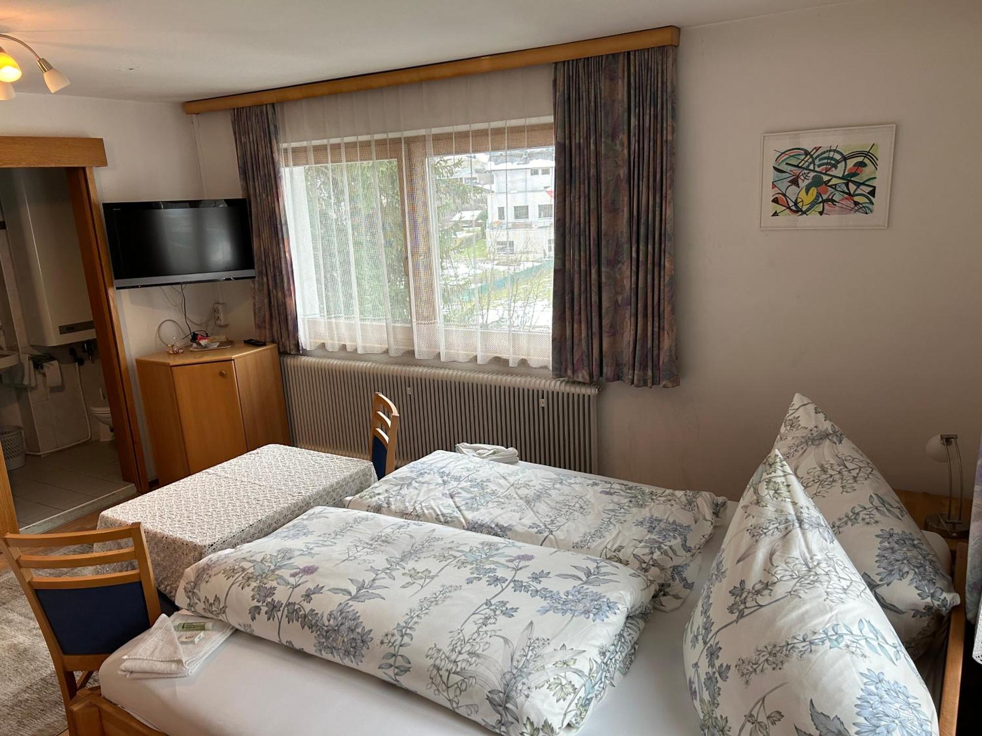 Austrian Motel Heiss Пруц Екстериор снимка